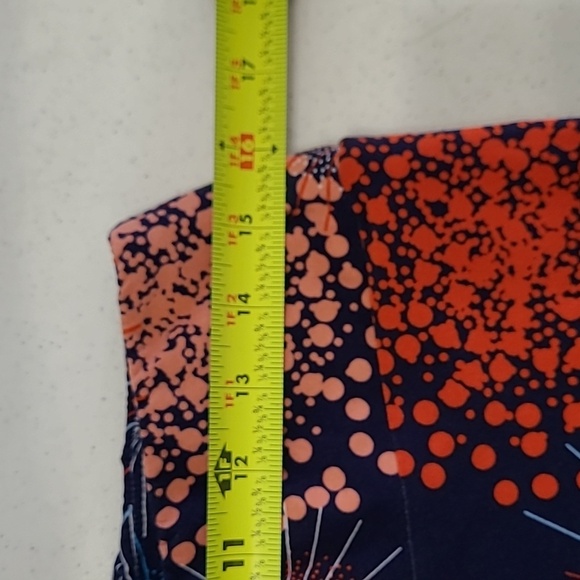 LuLaRoe Leggings with Red & Blue Fireworks size Tall & Curvy - Picture 5 of 7